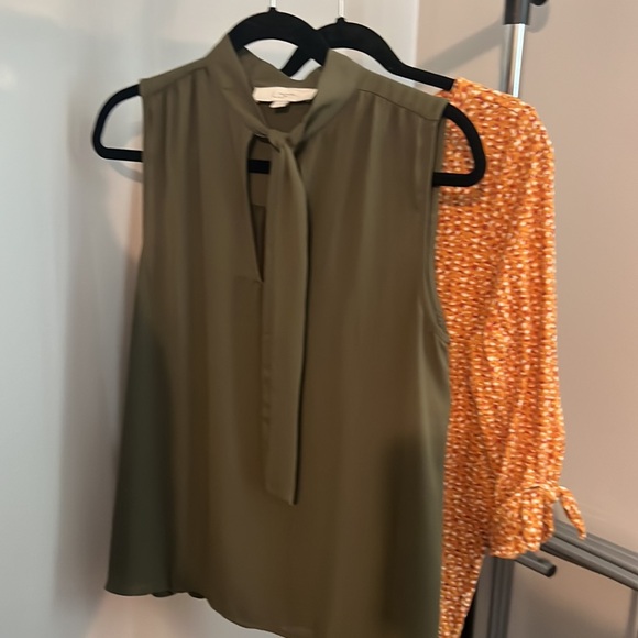 2 piece like new tops LOFT - Picture 2 of 6